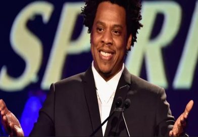 Jay-Z devient historiquement le premier rappeur milliardaire !...
