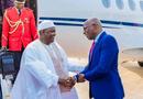 Investiture de Mamadi Doumbouya : le président gambien Adama Barrow arrivé à Conakry.