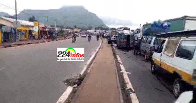 Coyah : La circulation complètement paralysée au pont Kaka Coyah : La circulation complètement paralysée au pont Kaka