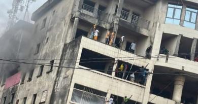 Conakry/Madina Dispensaire : une chaîne humaine héroïque sauve des écoliers d’un incendie