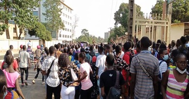 Conakry : En manque de tout, les étudiants des différentes facultés de sciences de Gamal prennent les rues d’assaut.