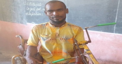 Professeur de Chimie : «L’handicape n’est pas une fatalité» dit Oury Baillo Kanté Professeur de Chimie : «L’handicape n’est pas une fatalité» dit Oury Baillo Kanté