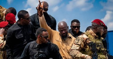 Conakry : Mamadi Doumbouya fait son retour à Conakry sous les acclamations de ses partisans