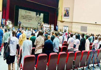 Hommage national à Elhadj Souleymane Diallo : la Guinée salue l’héritage d’un pionnier de la presse indépendante...