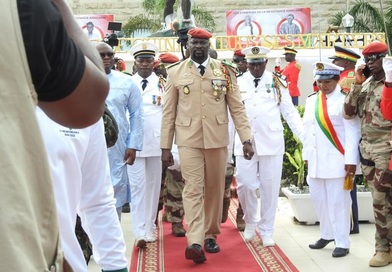 Fête de l’indépendance guinéenne : Le président de la transition s’acquitte de ses obligations et souhaite bonne fête à tous les guinéens,...