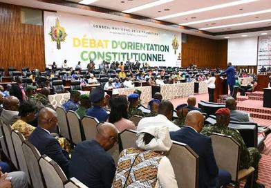 Guinée : Adoption de la loi organique sur le statut des anciens présidents Les conseillers nationaux votent à l’unanimité au Palais du peuple...
