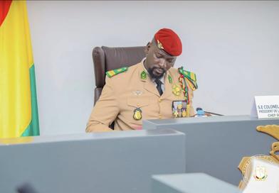 Présidence guinéenne : cinq hauts responsables distingués par l’Ordre national du Mérite...