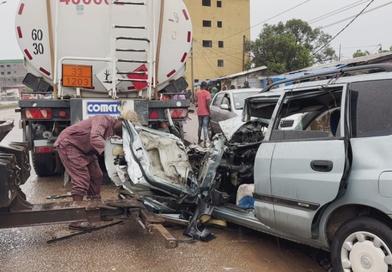 Wanindara : un violent choc contre un camion-citerne fait deux morts et une blessée...