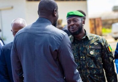 Rumeurs sur Doumbouya : Amara Camara affiche son soutien au chef de l’État...