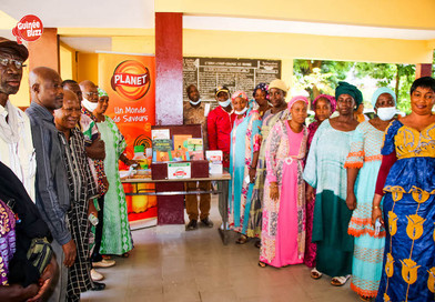 Éducation : La nouvelle Brasserie de Guinée offre une Biblio Malle à l’école primaire Kipé 2...