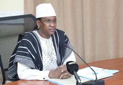 Mali : le camp de Choguel Kokalla Maïga rend hommage à sa « dignité » après six mois de détention...