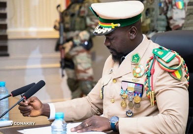 Conakry :  Colonel Mamadi Doumbouya met 26 hauts cadres magistrats à la retraite...