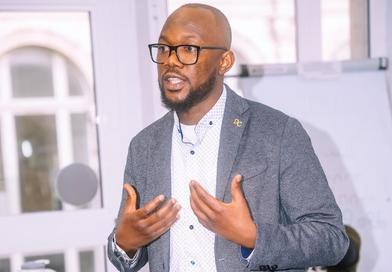 La Guinée face au miroir de l’histoire : De la survie politique à l’exigence de l’État-Nation (Par Daouda Conté)...