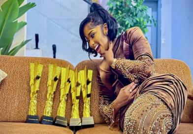 Djelikaba Bintou triomphe aux Victoires de la Musique Guinéenne 2025...