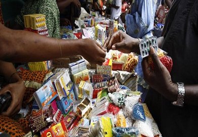Vente de faux médicaments en Guinée : «il ne s'agit pas d'acheter des médicaments à bon prix sur des étalagistes qui ne respectent aucune norme et au lieu de vous guérir il vous tue » alerte Docteur Ben Youssouf Keïta...