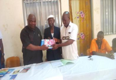 Kankan: Don de livres à la bibliothèque de l'Université Julius Nyerere...