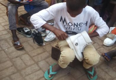 Kankan : Les enfants se livrent aux travaux domestiques dans les marchés !...
