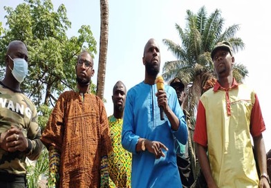 Sit-in en soutien au Mali : Les sanctions qu’a lancées la CEDEAO contre le Mali, sont des sanctions en réalité qui agressent la volonté de souveraineté de nos populations (Kémi Seba)....