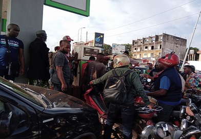 Urgent : Manque de carburant à Conakry, grogne des citoyens à kipé !...