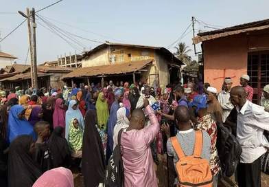 Bantounka/Cosa: Des commerçants s’opposent à la démolition annoncée de leur marché....