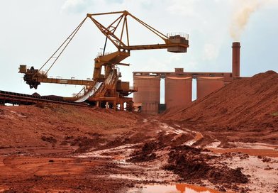 Guinée : Le gouvernement retire des concessions minières à plusieurs sociétés...