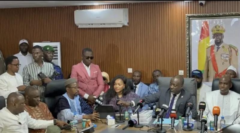 Passation de service : Mme Khaité Sall prend les rênes du ministère de la Santé et promet rigueur et efficacité