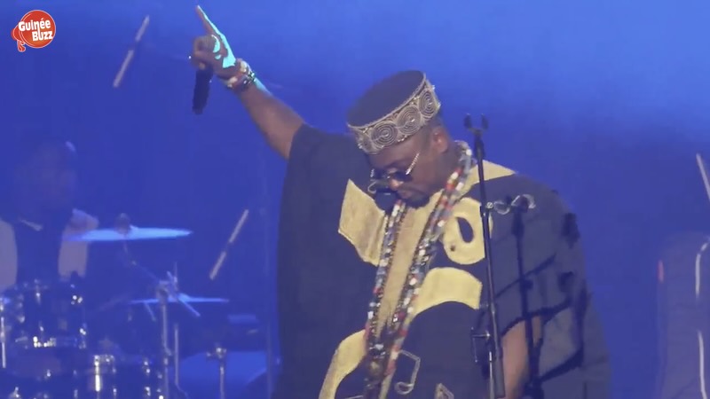 Azaya triomphe à Paris et propulse la musique guinéenne sur une nouvelle dimension
