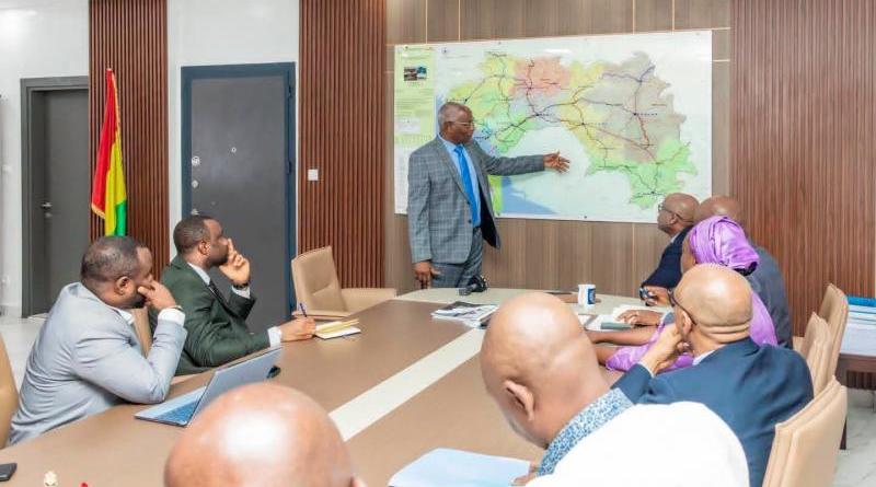 Guinée : Amadou Oury Bah met la pression pour accélérer les grands projets d'infrastructures Guinée : Amadou Oury Bah met la pression pour accélérer les grands projets d'infrastructures