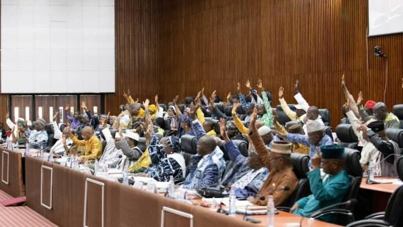 Guinée : le CNT adopte trois lois organiques majeures Guinée : le CNT adopte trois lois organiques majeures