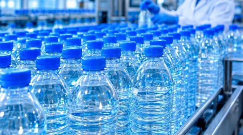 Eau en bouteille : voici les nouveaux prix plafonds fixés par le gouvernement guinéen