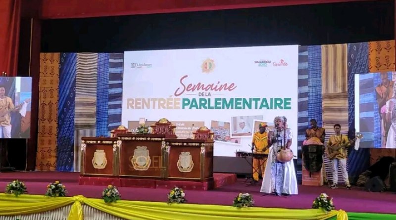 Guinée : le Parlement reprend ses activités au Palais du Peuple