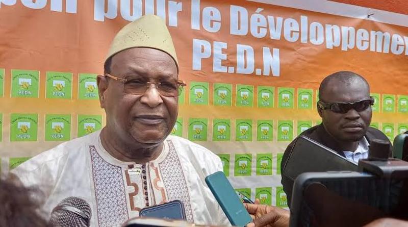 Guinée : Lansana Kouyaté président du PEDN réagit à la main tendue de Mamadi Doumbouya Guinée : Lansana Kouyaté président du PEDN réagit à la main tendue de Mamadi Doumbouya