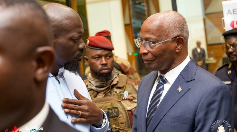 Mamadi Doumbouya regagne Conakry après son congé annuel