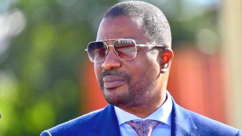 Opinion - La grande braderie de la transition : alliés et soutiens se crêpent le chignon (Par Tibou Kamara) Opinion - La grande braderie de la transition : alliés et soutiens se crêpent le chignon (Par Tibou Kamara)