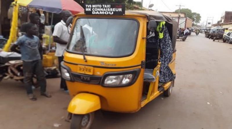 Conakry: Le ministère des transports interdit les passagers à la devanture des tricycles