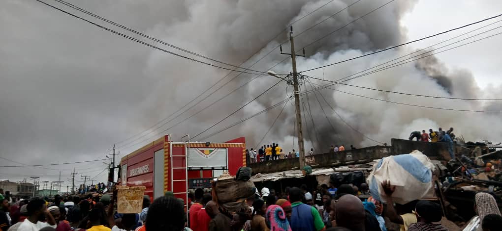 INCENDIE-MARCHE-NZEREKORE-3