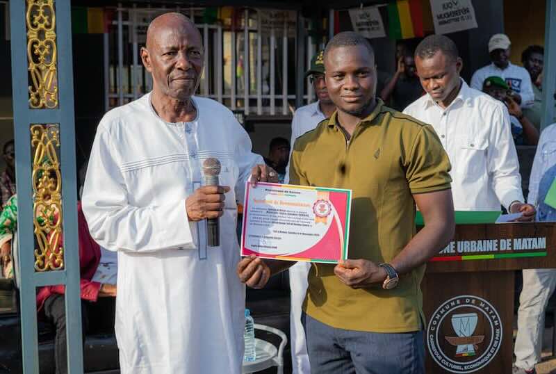 Badra Koné recompense les jeunes héros