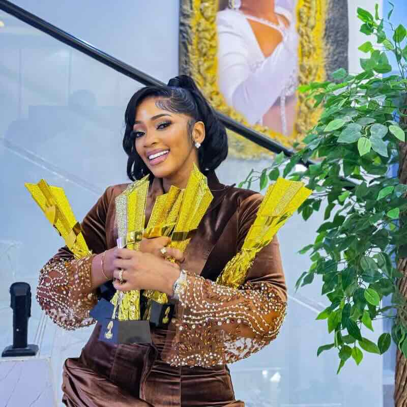 VMDG: Djelikaba Bintou rafle tout