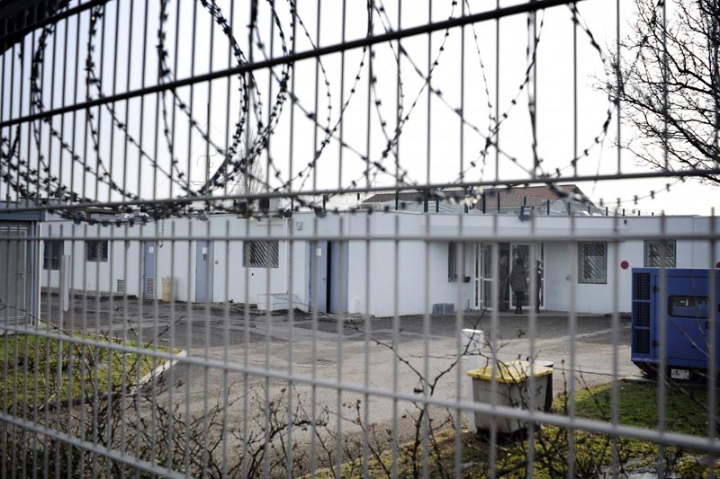 EFF PACHOUD / AFP | Un centre de rétention près de l'aéroport de Lyon. (Image d'illustration)