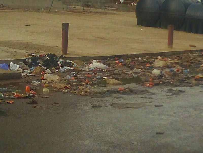 Des ordures sur la chaussée - @224infos